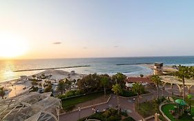 Beachfront Apartment With Breathtaking Sea View